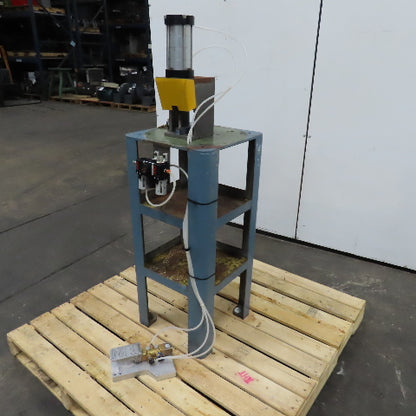 Fabco 1-1/2" Stroke Light Duty Pneumatic C-Frame Punch Press Unitool L3/4