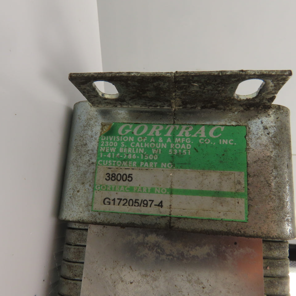 Gortrac 57" OAL Enclosed Cable Carrier Energy Chain 2-3/4" x 1-1/2" ID W/Anchors