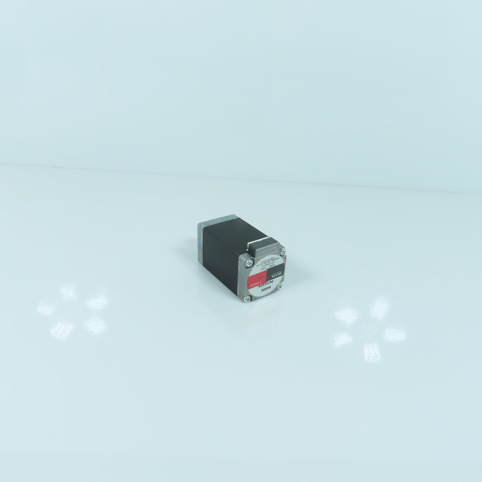 Oriental PK225PA Vexta DC Stepping Motor 2-Phase 0.95A 4.6 OHM 5mm Shaft