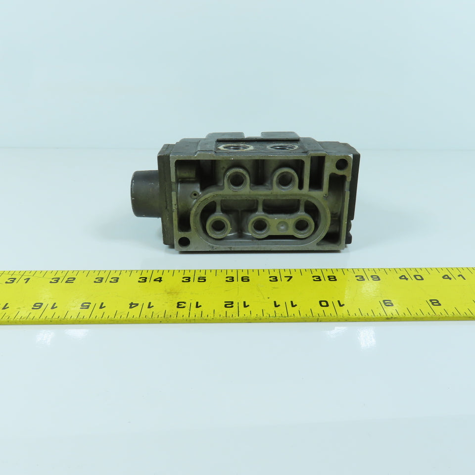 Parker S320103701 3/2 Way Pneumatic Solenoid Valve 150PSIG 120V Coil 3/8" NPT
