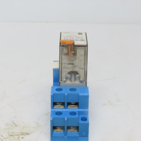FINDER TYPE 56.32 Relay w/Din Rail Mount Socket 250V 12A