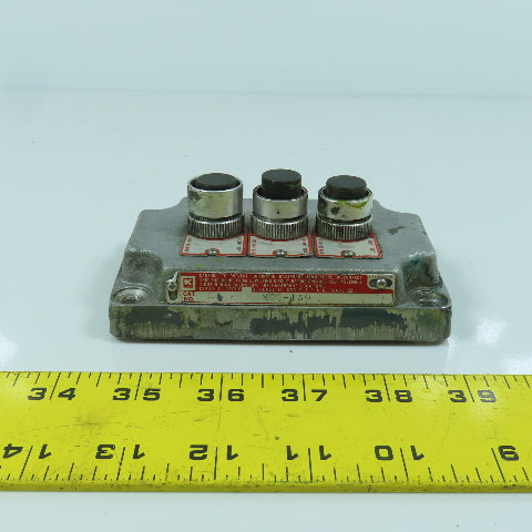 Killark XCS-1A9 3-Button Momentary Contact Hazardous Location Push Switches 600V