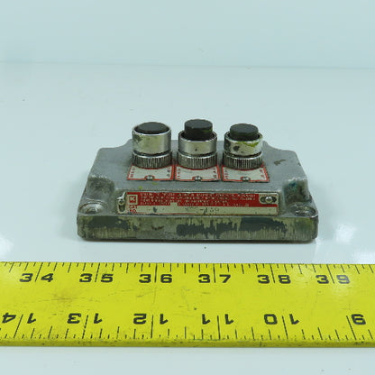 Killark XCS-1A9 3-Button Momentary Contact Hazardous Location Push Switches 600V