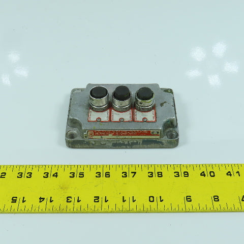 Killark XCS-1A9 3-Button Momentary Contact Hazardous Location Push Switches 600V