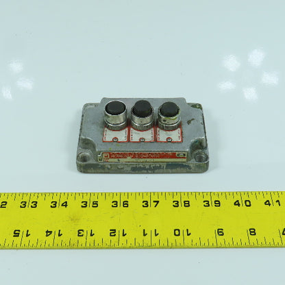 Killark XCS-1A9 3-Button Momentary Contact Hazardous Location Push Switches 600V