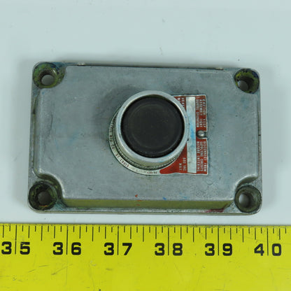 Killark XCS Single Button Momentary Contact Switch Hazardous Location 600V
