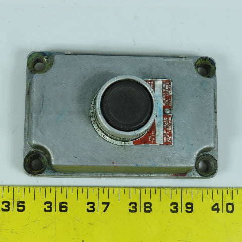 Killark XCS Single Button Momentary Contact Switch Hazardous Location 600V