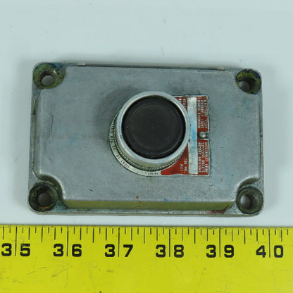 Killark XCS Single Button Momentary Contact Switch Hazardous Location 600V