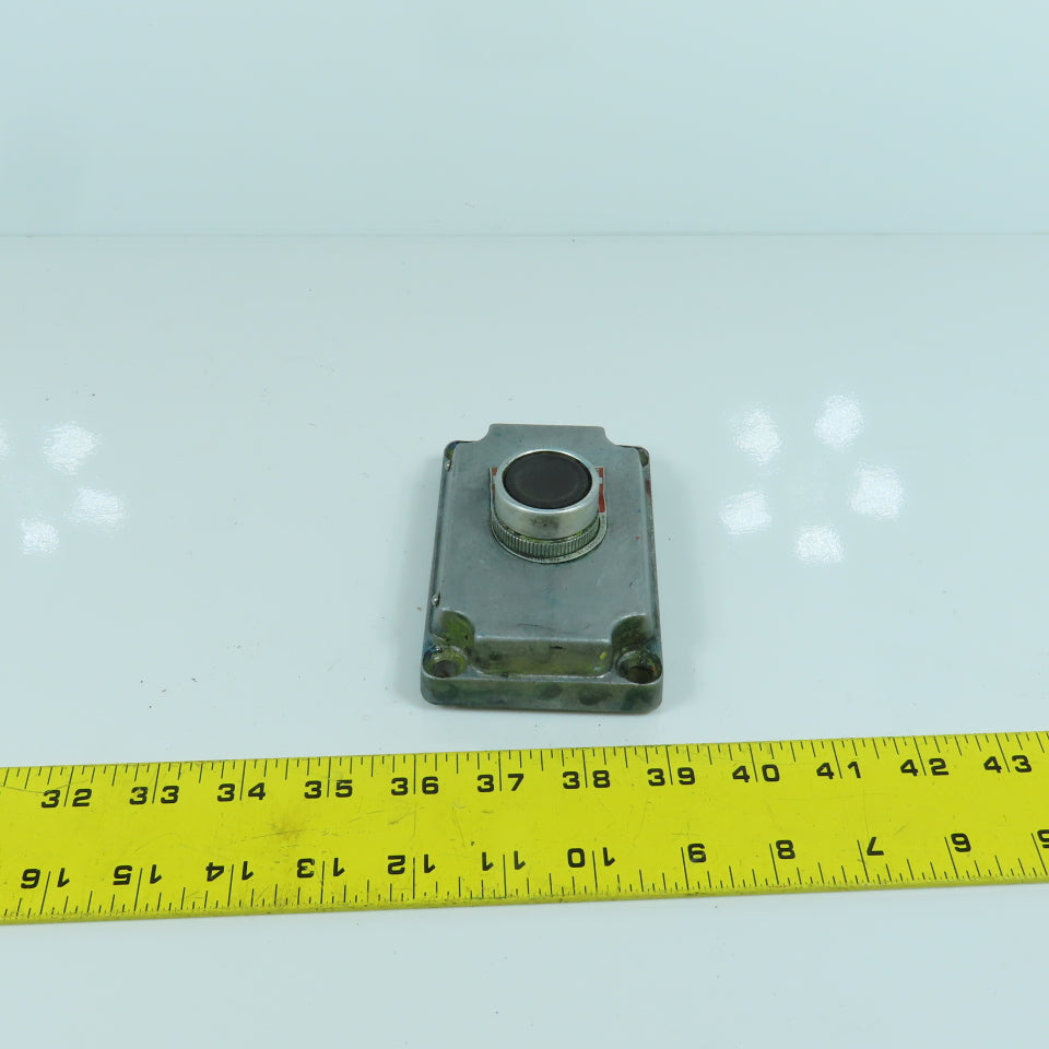 Killark XCS Single Button Momentary Contact Switch Hazardous Location 600V