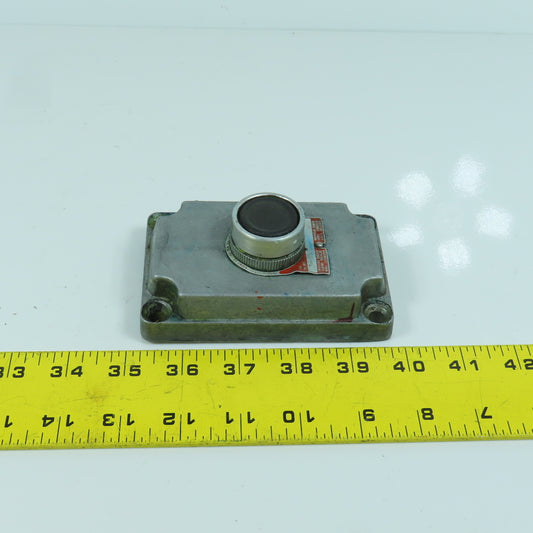 Killark XCS Single Button Momentary Contact Switch Hazardous Location 600V