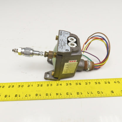 Barksdale CD2H-A80-Q8 Dialmatic Pressure Switch .5-80 PSI