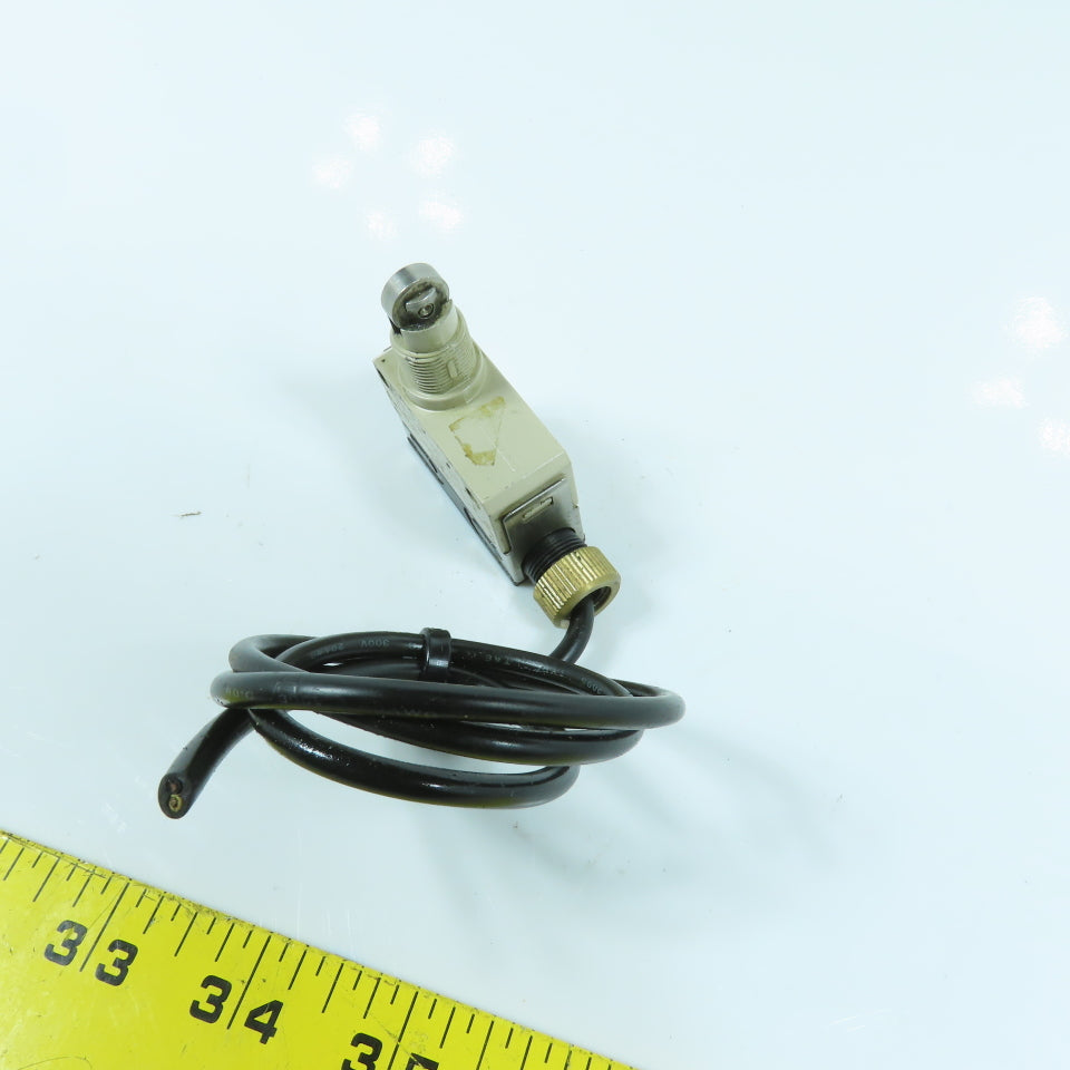 Omron D4E-1B10N Roller Plunger Limit Switch 0.5A/30V