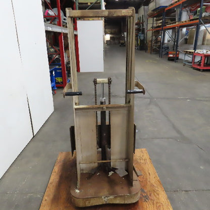 Crown H-57 1000Lbs Capacity Foot Pedal Straddle Platform Lift Truck 67" Lift