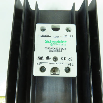 Schneider 6240AXXSZS-DC3 Solid State Relay 32V W/ Magnecraft SSR-HS-1 Heat Sink