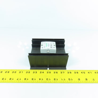 Schneider 6240AXXSZS-DC3 Solid State Relay 32V W/ Magnecraft SSR-HS-1 Heat Sink