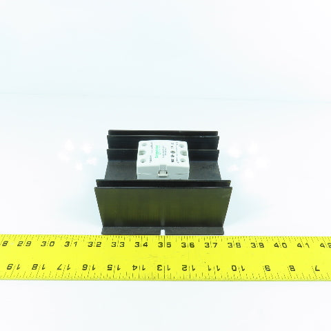 Schneider 6240AXXSZS-DC3 Solid State Relay 32V W/ Magnecraft SSR-HS-1 Heat Sink