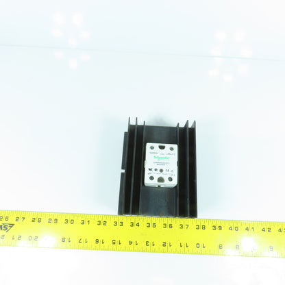 Schneider 6240AXXSZS-DC3 Solid State Relay 32V W/ Magnecraft SSR-HS-1 Heat Sink