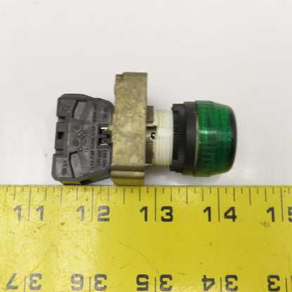 Allen Bradley 800E-2D0 Illuminated Panel Indicator Pilot Light 250V Max GREEN