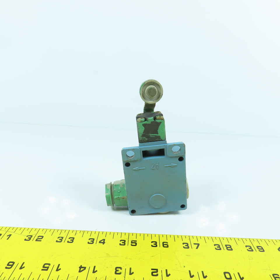 Crouzet 838430 Rocker Arm Roller Limit Switch 20A 250V