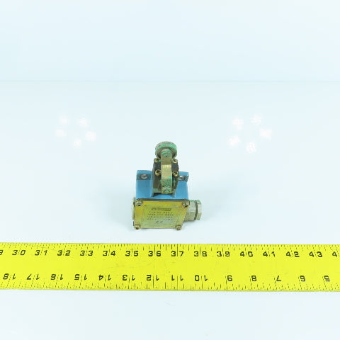 Crouzet 838430 Rocker Arm Roller Limit Switch 20A 250V