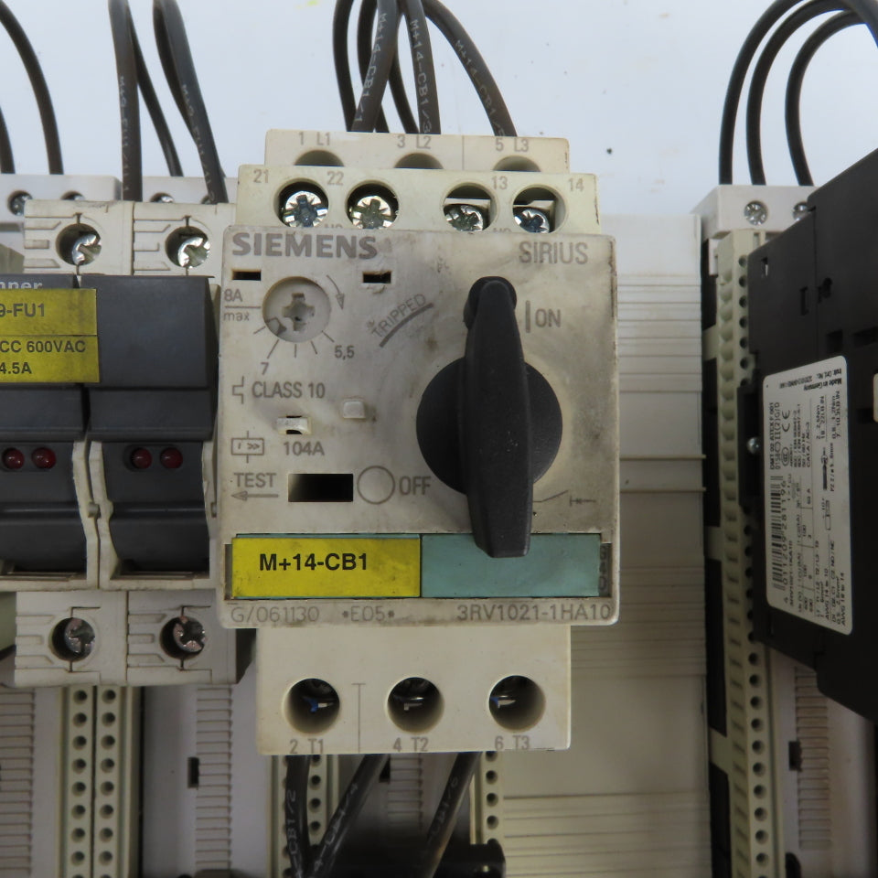 Siemens Rittal 25A Power Distribution Module 3-Circuit Protectors 40A Main