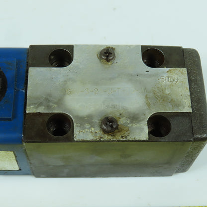 Vickers DG4V-3-2A--U-T-10-JA-S310 Hydraulic Directional Valve 100VAC Coil