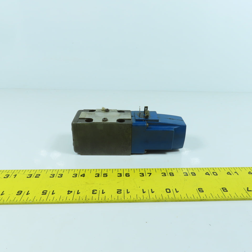 Vickers DG4V-3-2A--U-T-10-JA-S310 Hydraulic Directional Valve 100VAC Coil