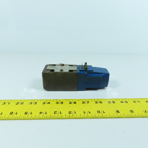 Vickers DG4V-3-2A--U-T-10-JA-S310 Hydraulic Directional Valve 100VAC Coil