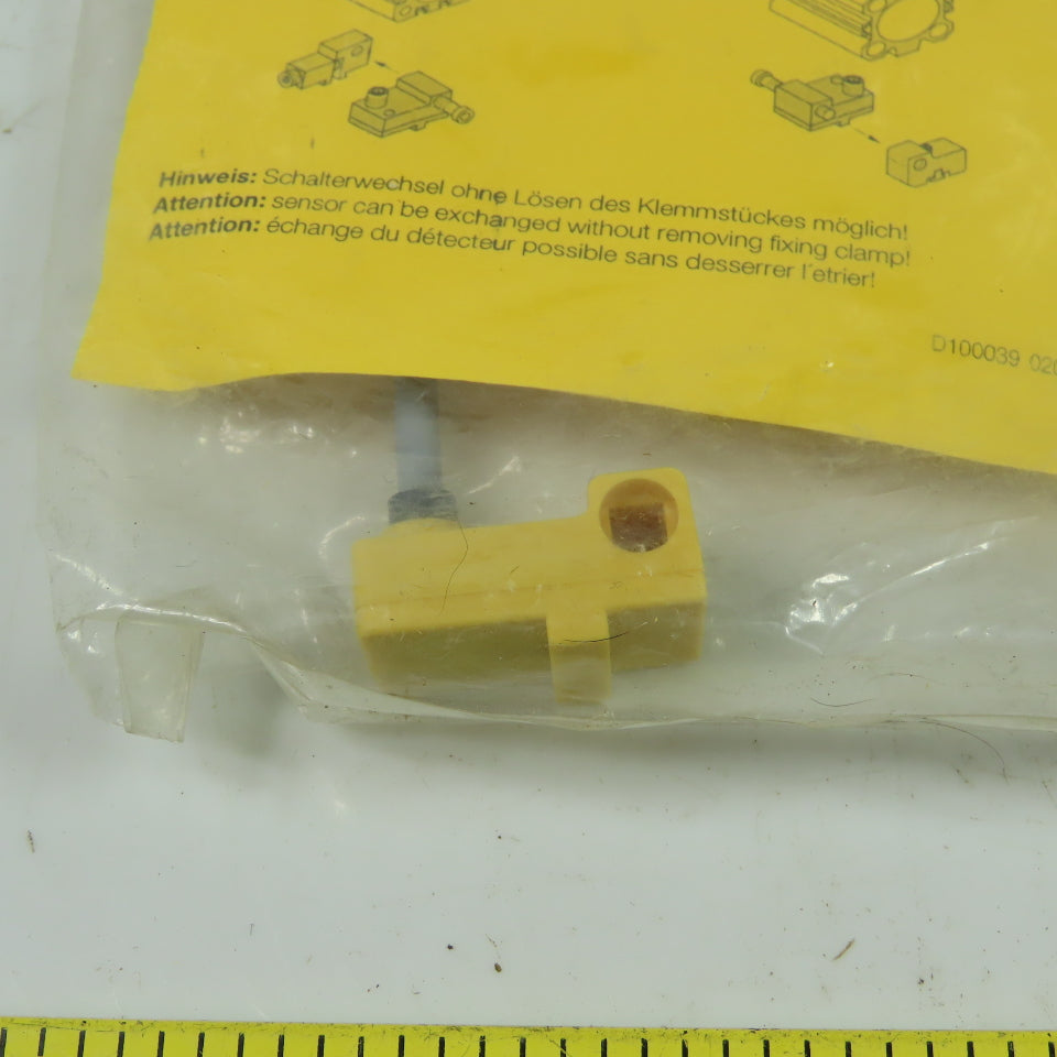 BIM-NST-AP6X-0.2M-RS 4T W/0 BKT 4685690 Cylinder Position Sensor 10-30VDC 200mA