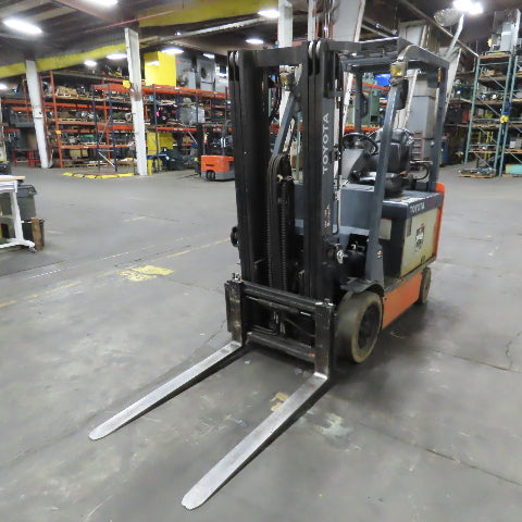 Toyota 8FBCU25 5000LB 48V Electric Forklift 3 Stage 189" Lift W/ Side Shift