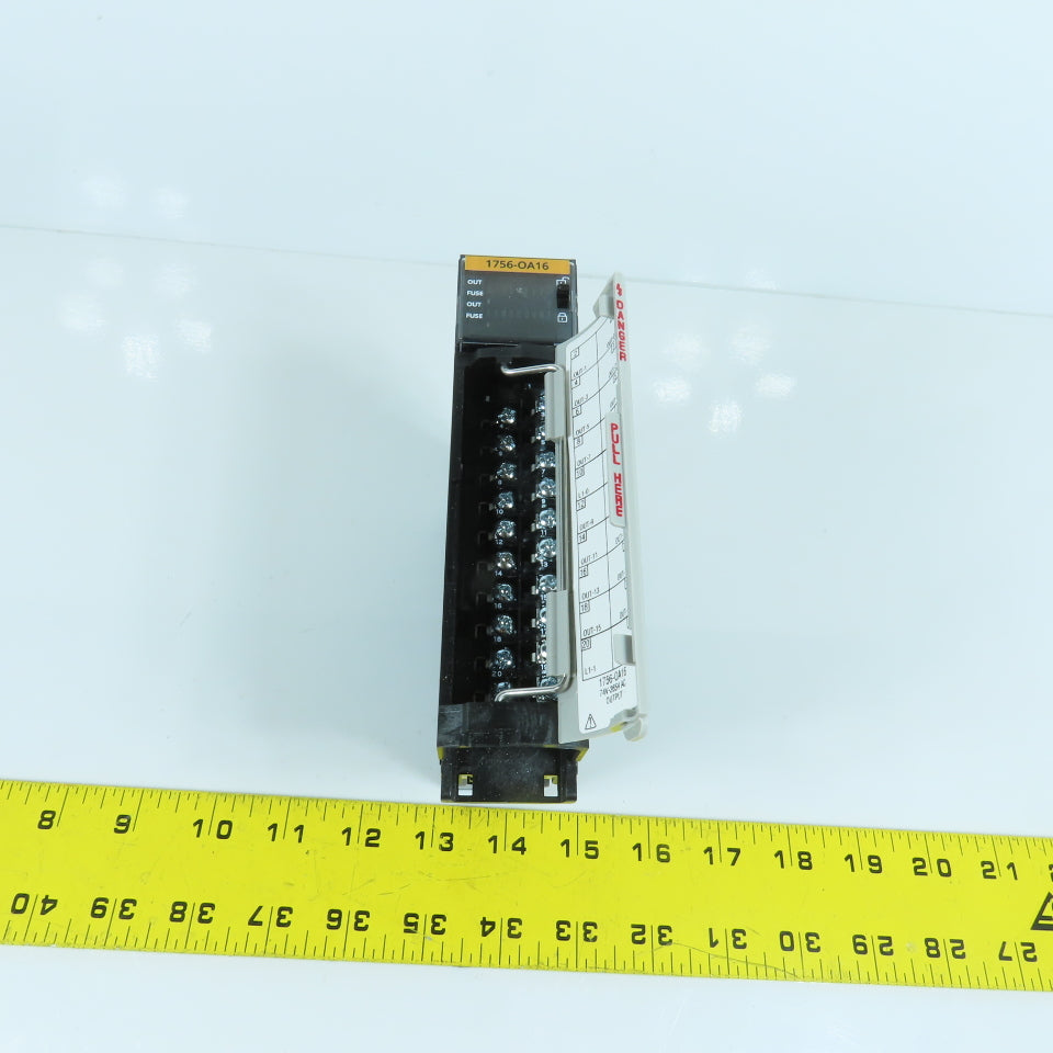 Allen Bradley 1756-OA16 Ser A FW 3.003 ControlLogix 16 Pt. D/O Module