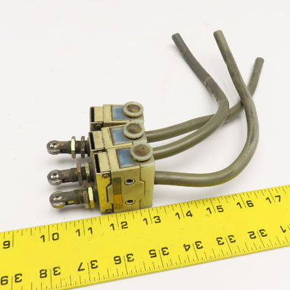 Omron D4MC 125/250V 250VDC Roller Plunger Limit Switch Lot Of 3