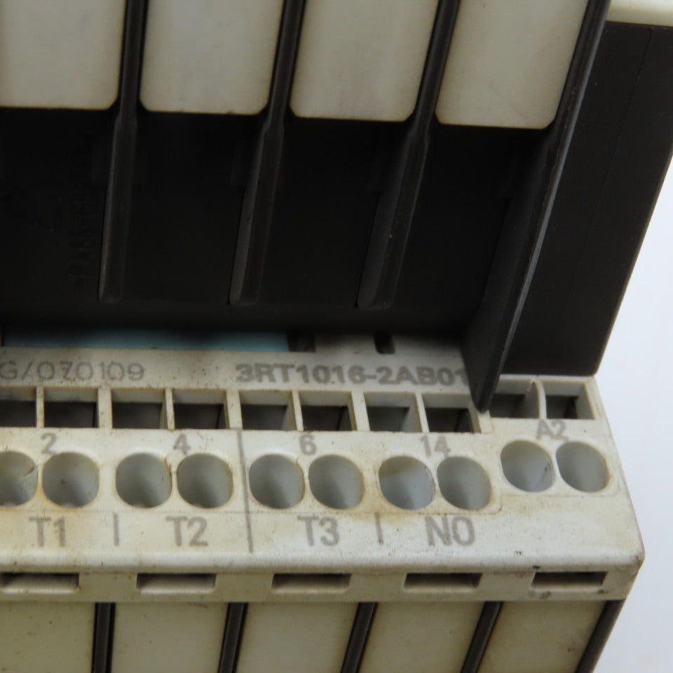 Siemens 3RT1016-2AB01 600VAC 20A Contactor Relay W/ Aux. 3RH1911-2HA12 24V Coil