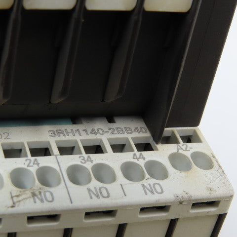 Siemens 3RH1140-2BB40 600VAC 10A Contactor Relay W/ Aux. 3RH1911-2GA04 24V Coil