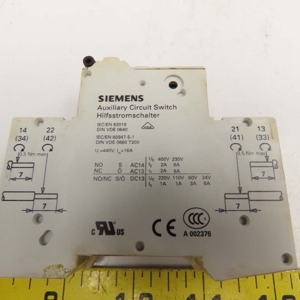 Siemens 5SY6106-6 B6 6A 400V Single Pole Circuit Breaker W/ Aux. Switch Lot/2