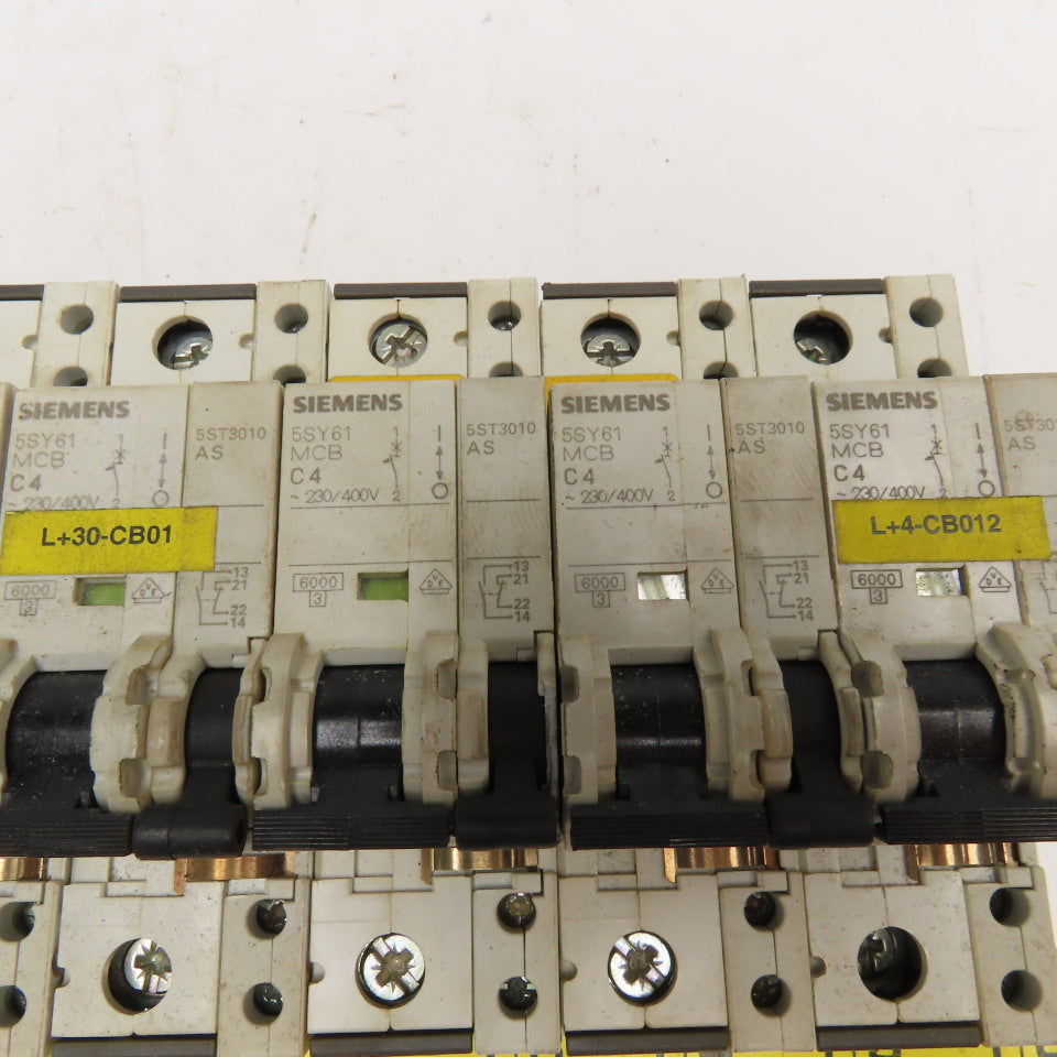 Siemens 5SY61 C4 4A 400V Single Pole Circuit Breaker W/ Aux. Switch Lot/5