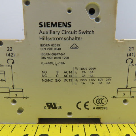 Siemens 5SY61 C4 4A 400V Single Pole Circuit Breaker W/ Aux. Switch Lot/5