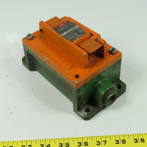 Allen Bradley 800H-2HA7 Pushbutton Station Start & Stop 600VAC Nema 7/9