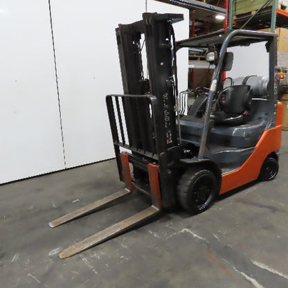 Toyota 8FGCU25 5000Lbs. 3 Stage LP Gas Forklift 189" Lift 42" x 4" Forks 2016