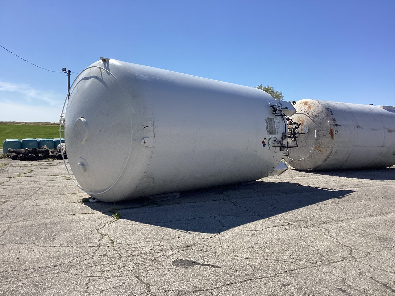 Liquid Nitrogen Double Wall Steel Vertical Tank Approx 20,000 Gallon