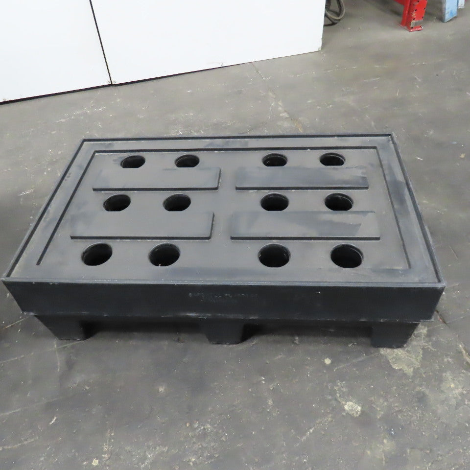 Bardwell Plastics 40" x 25" x 12" Tall Plastic Dunnage Riser Rack Lot Of 4
