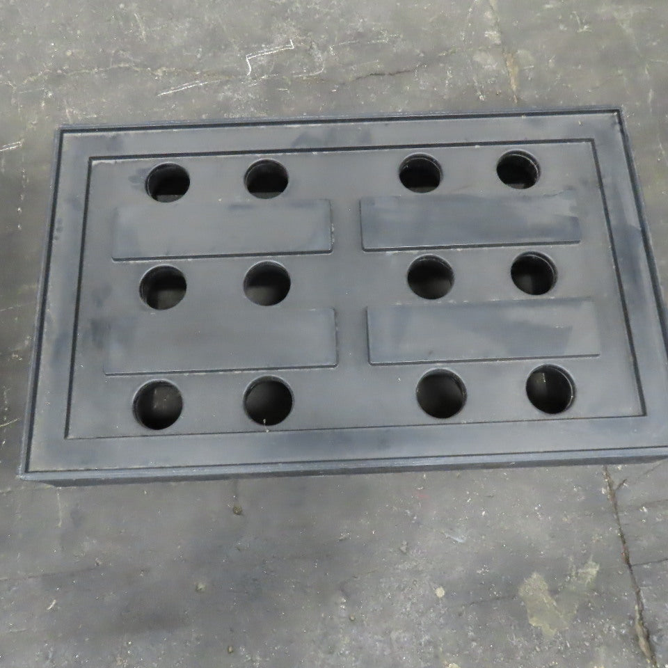 Bardwell Plastics 40" x 25" x 12" Tall Plastic Dunnage Riser Rack Lot Of 4