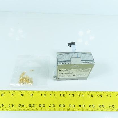Allen Bradley 1762-IQ32T Ser A Rev B MicroLogix Sink/Source Input (Tested)