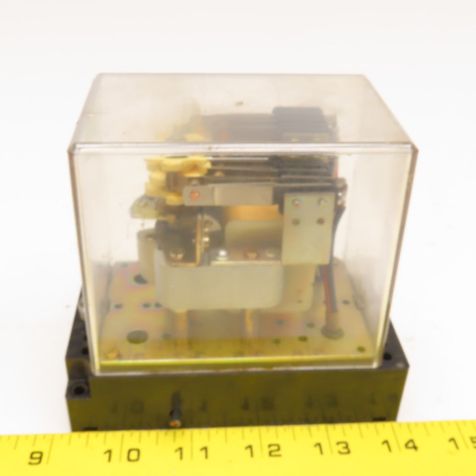 E. Dold u Sohne F 830.44 Relay 110V 50/60Hz 6A 220V