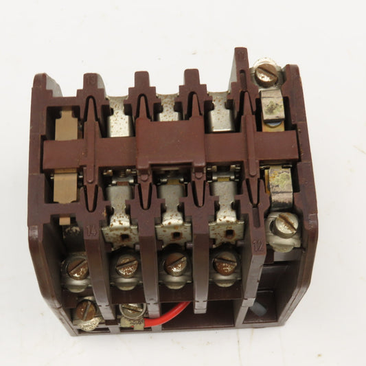 Klockner Moeller DIL 0-41-NA 600V 10Hp 30A Contactor 110V Coil