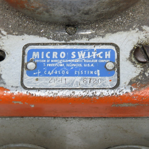 Honeywell 2PH1 Micro Switch Momentary Contact Palm Button Switch 600V AC