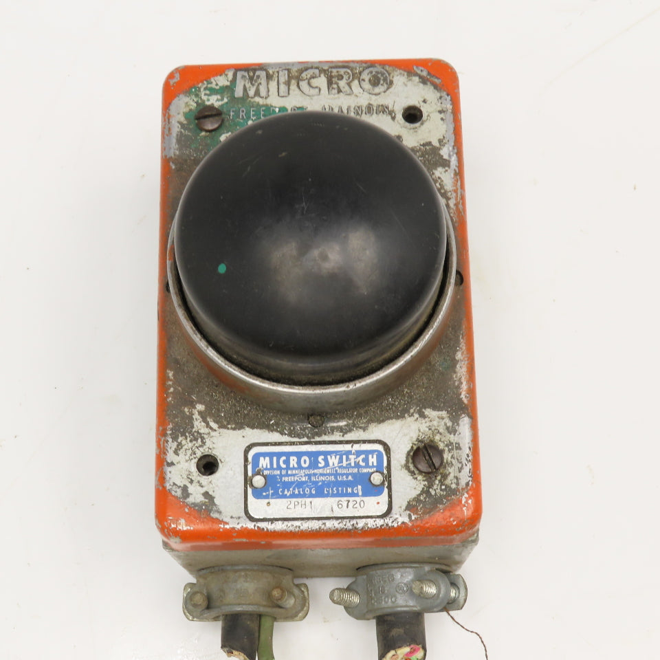 Honeywell 2PH1 Micro Switch Momentary Contact Palm Button Switch 600V AC