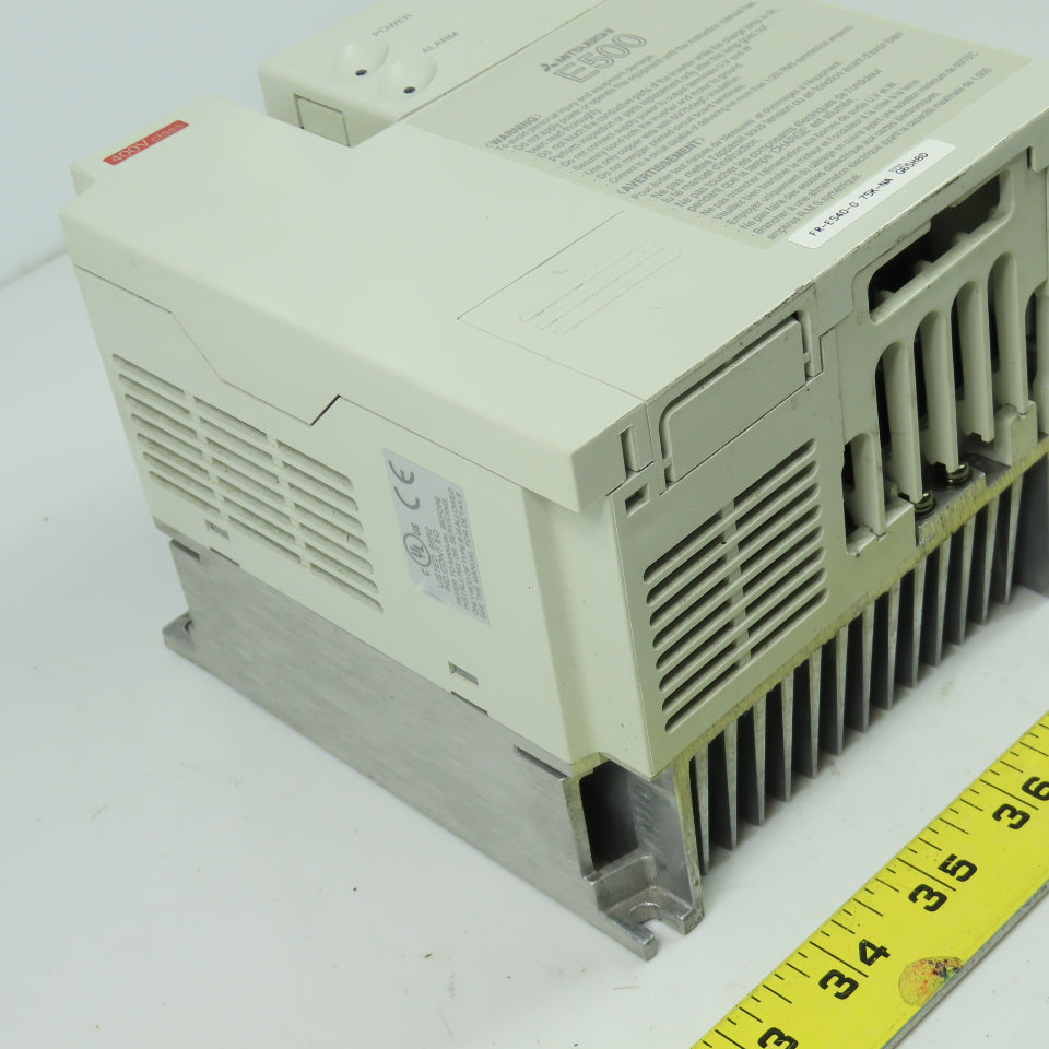 Mitsubishi FR-E540-0.75-NA 1HP AC Inverter Drive 380-480VAC Input 2.6A Output