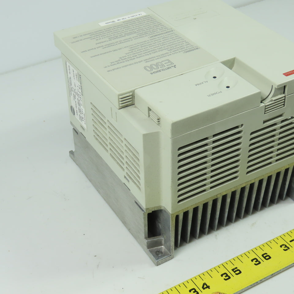 Mitsubishi FR-E540-0.75-NA 1HP AC Inverter Drive 380-480VAC Input 2.6A Output