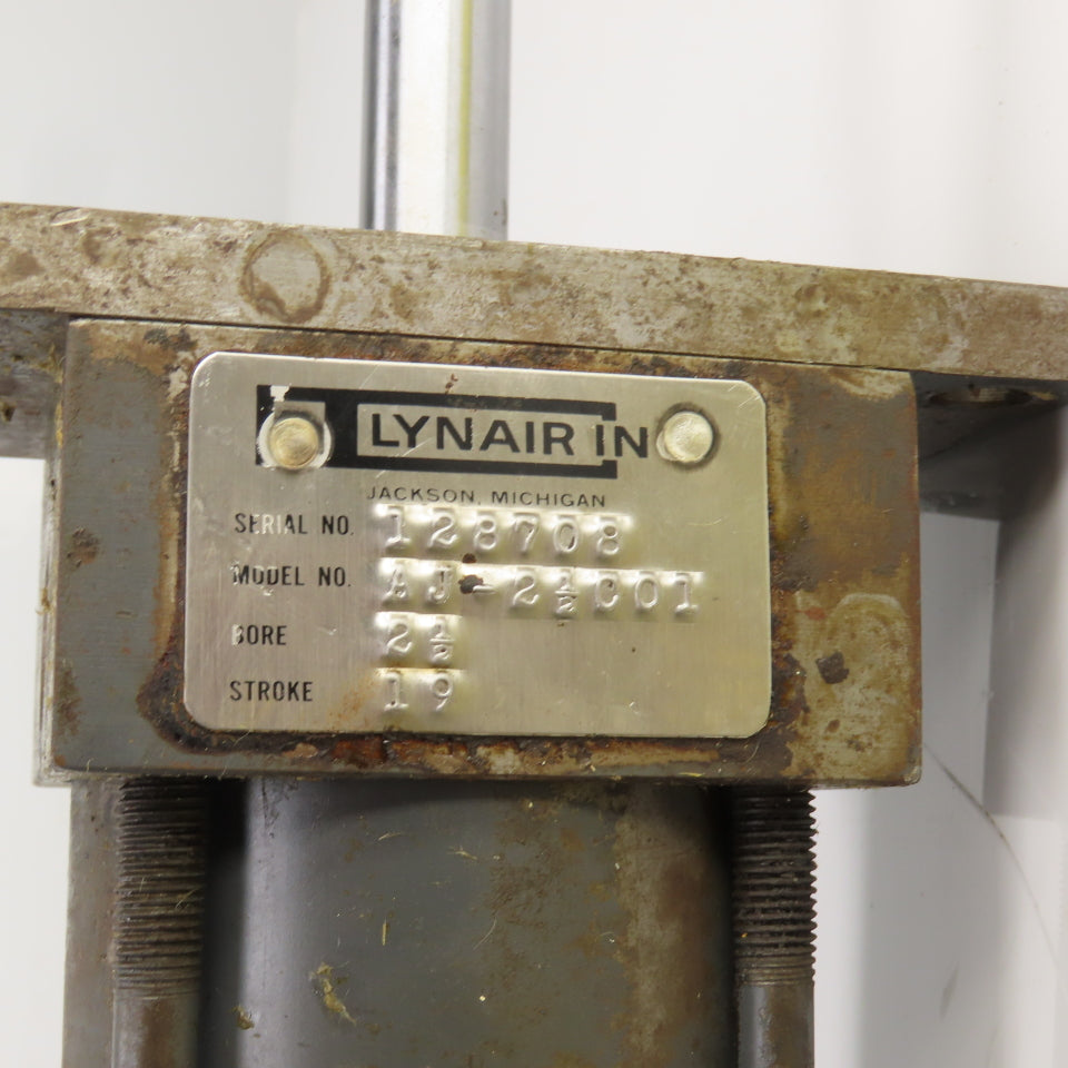 Lynair AJ-2-1/2 C01 Single Acting Pneumatic Cylinder 2-1/2" Bore 19" Stroke